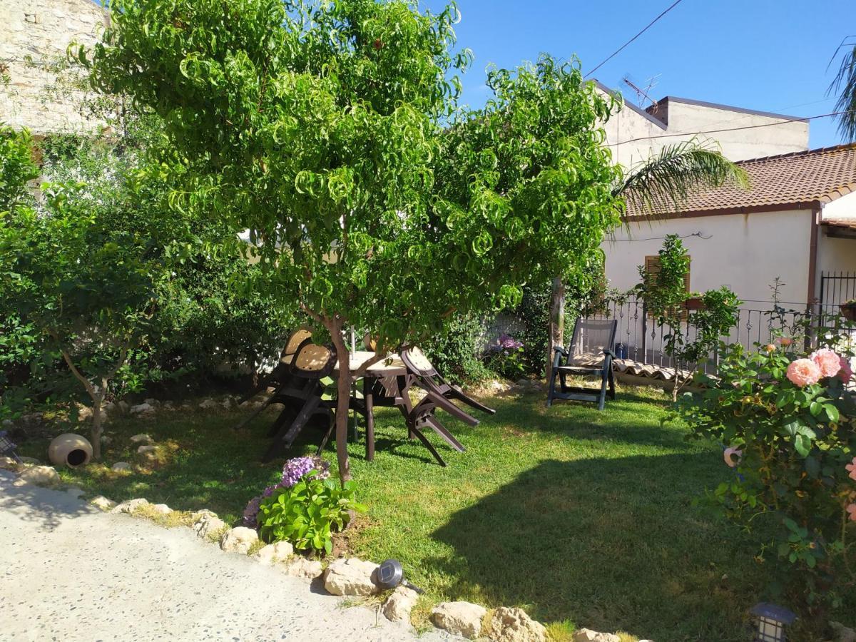 Il Giardino Dei Semplici B&B Caulonia Экстерьер фото