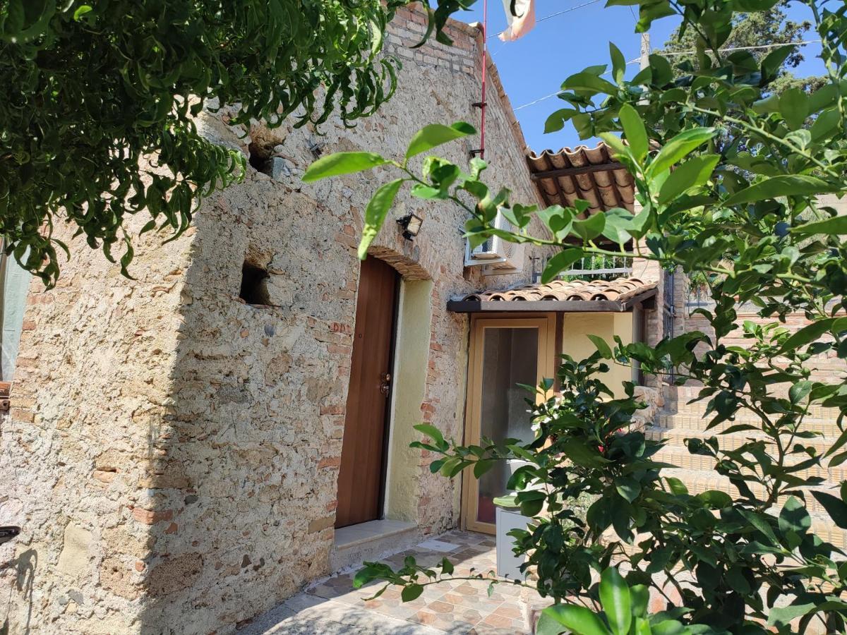 Il Giardino Dei Semplici B&B Caulonia Экстерьер фото